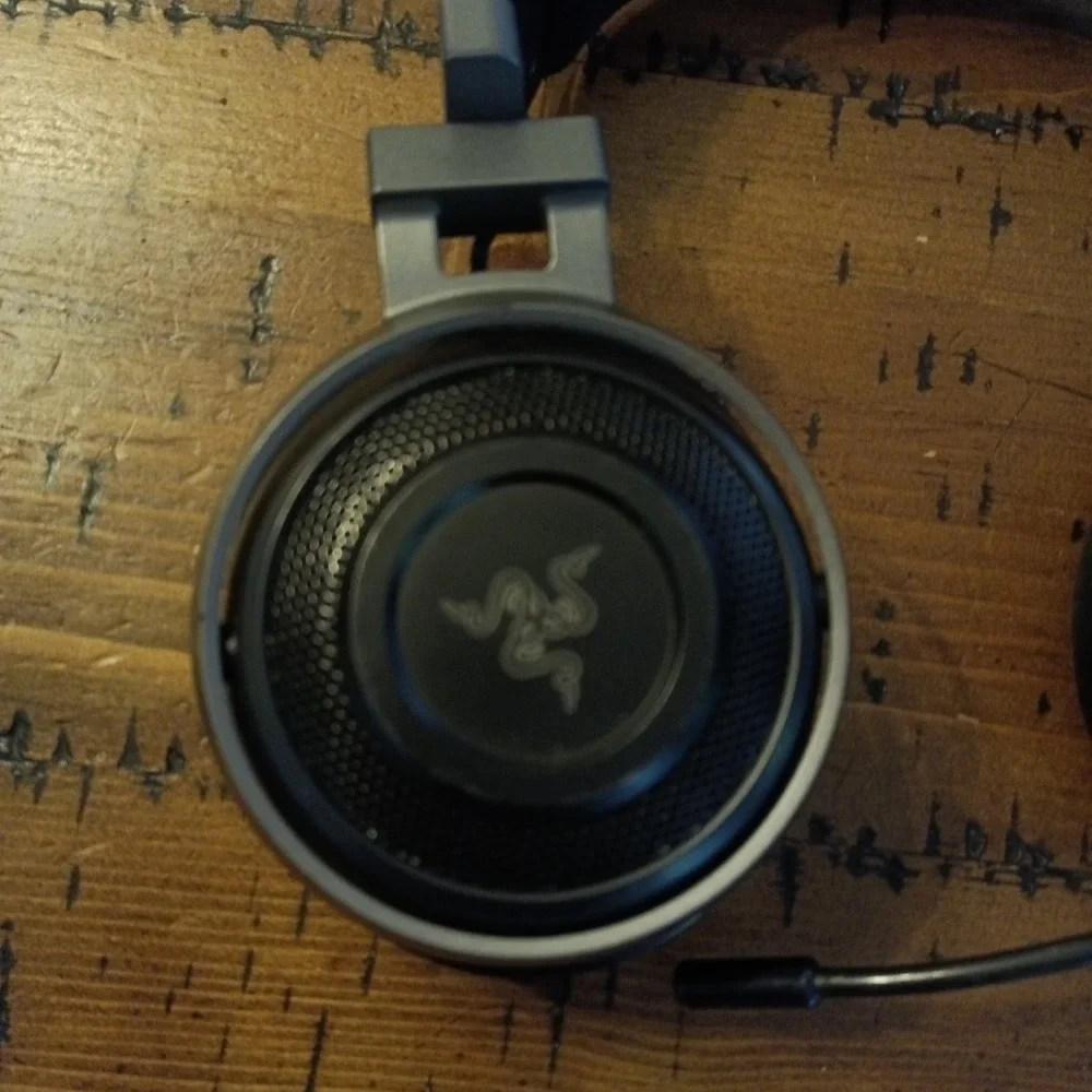Razer Nari Ultimate Wireless 7.1 Surround Sound Gaming Headset NO DONGLE a1